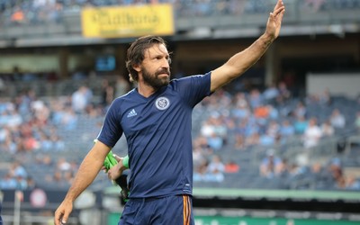 熊猫电竞热评-于帕梅卡诺国家队能踢主力中卫吗