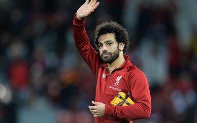 熊猫电竞快讯-巴雷拉捧杯照片经典